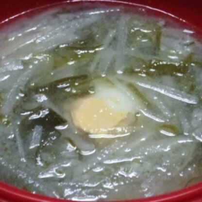 鶏ガラからスープを作って野菜を煮込みました。やさしい味でとってもおいしかったです。